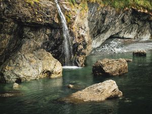 Превью обои водопад, скалы, камни, вода, деревья, пейзаж