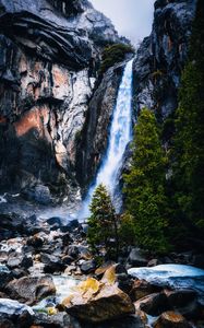 Превью обои водопад, скалы, камни, деревья, пейзаж