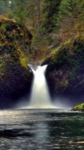 Превью обои водопад, скалы, мох, озеро, жутко