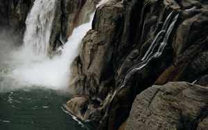 Превью обои водопад, скалы, обрыв, поток, вода