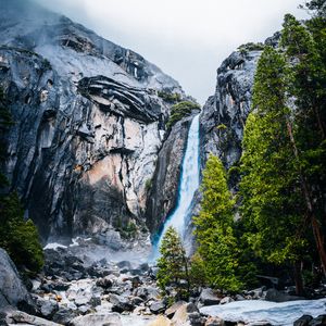 Превью обои водопад, скалы, обрыв, камни, река, деревья