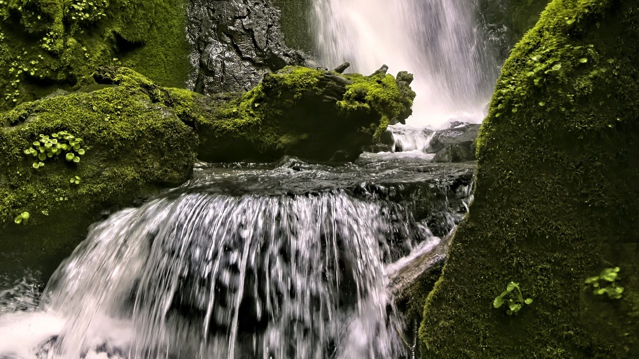 Обои водопад, скалы, пейзаж, брызги