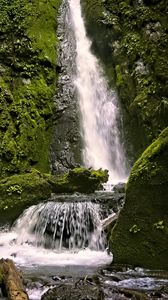 Превью обои водопад, скалы, пейзаж, брызги