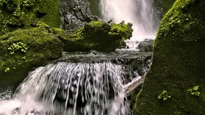 Превью обои водопад, скалы, пейзаж, брызги