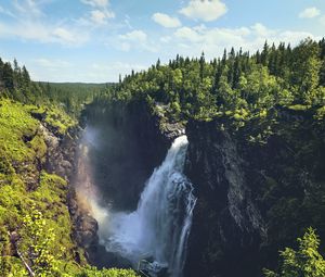 Превью обои водопад, скалы, пейзаж, природа, лес