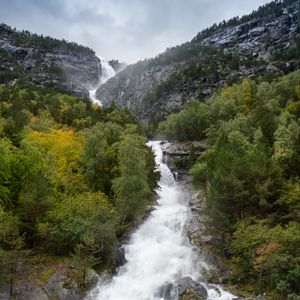 Превью обои водопад, скалы, пейзаж, деревья