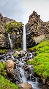 Превью обои водопад, скалы, пейзаж, трава