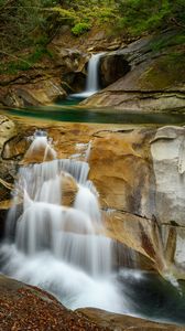 Превью обои водопад, скалы, поток, брызги, деревья