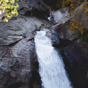 Превью обои водопад, скалы, поток, вода, ветки