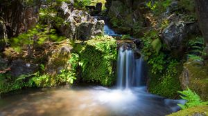 Превью обои водопад, скалы, растительность, невинность