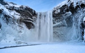 Превью обои водопад, скалы, снег, зима, пейзаж
