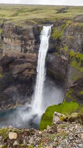 Превью обои водопад, скалы, утес, трава, камни