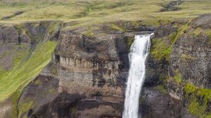 Превью обои водопад, скалы, утес, трава, камни