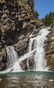 Превью обои водопад, скалы, вода, брызги, камни