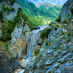 Превью обои водопад, скалы, вода, рельеф, деревья, горы