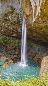 Превью обои водопад, скалы, вода, трава, пейзаж