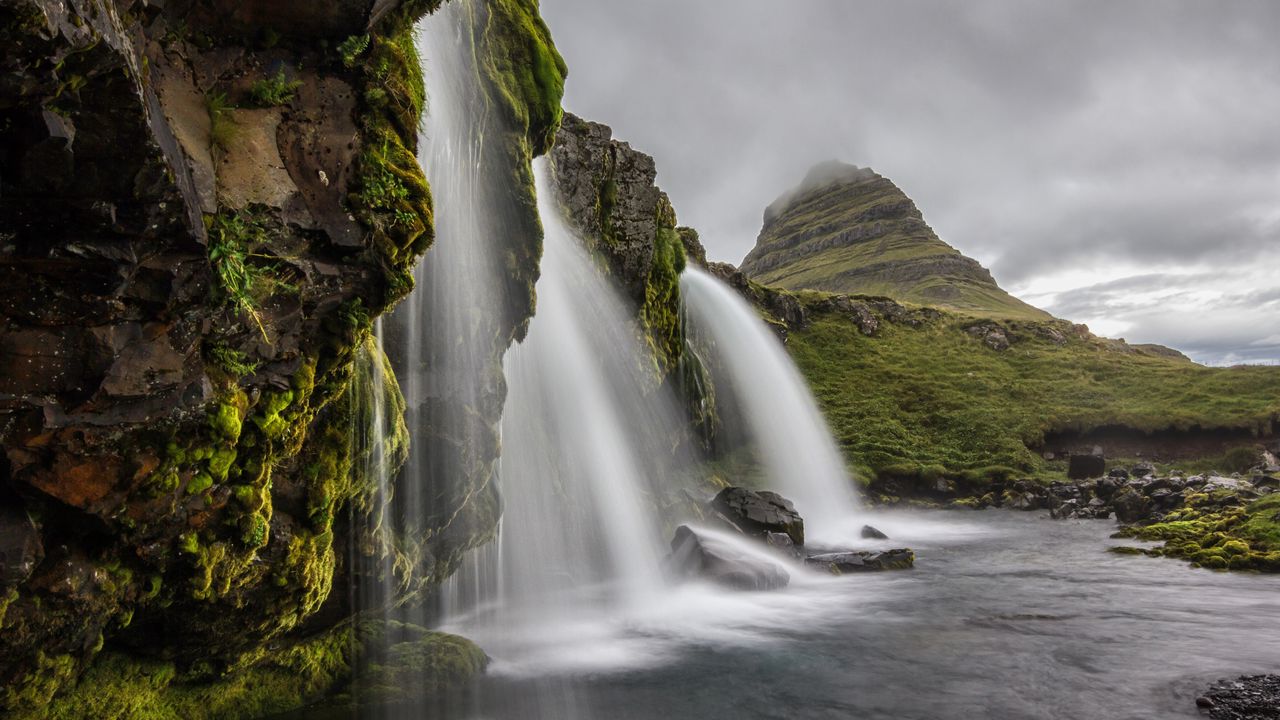 Обои водопад, скалы, вода, трава, природа картинки на рабочий стол, фото  скачать бесплатно