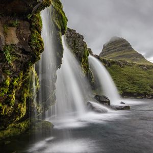 Превью обои водопад, скалы, вода, трава, природа