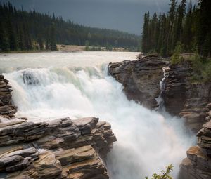 Превью обои водопад, склон, поток, скалы, деревья