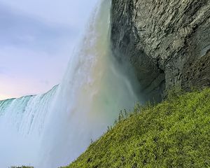 Превью обои водопад, склон, трава, пейзаж, природа