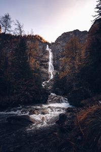 Превью обои водопад, утес, река, пейзаж, осень