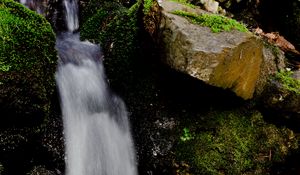Превью обои водопад, вода, камни, мох, природа