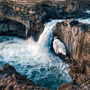 Превью обои водопад, вода, камни, скалы, природа