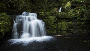 Превью обои водопад, вода, каскад, скала, мох, природа