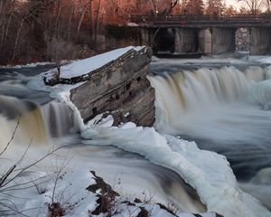 Превью обои водопад, вода, река, камни, снег, зима, природа