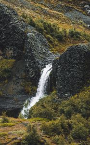 Превью обои водопад, вода, скалы, растения, камни