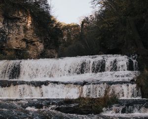 Превью обои водопад, вода, течение, обрыв, деревья