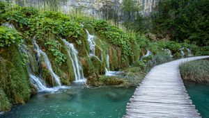 Превью обои водопады, река, листья, пейзаж, природа