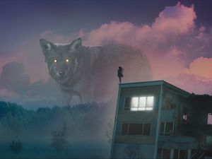 Превью обои волк, гигант, девушка, крыша, туман, иллюзия
