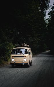 Превью обои volkswagen, автомобиль, фургон, коричневый, дорога, путешествие