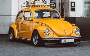 Превью обои volkswagen beetle, volkswagen, автомобиль, желтый, ретро