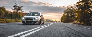 Превью обои volkswagen golf 5, volkswagen, машина, серый, дорога, асфальт