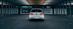 Превью обои volkswagen golf gti, volkswagen, автомобиль, белый, вид сзади