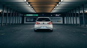 Превью обои volkswagen golf gti, volkswagen, автомобиль, белый, вид сзади