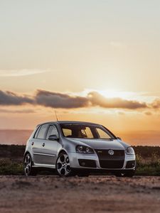 Превью обои volkswagen golf mk5, volkswagen, машина, вид спереди, серый