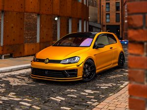 Превью обои volkswagen golf mk5, volkswagen, машина, вид спереди, желтый