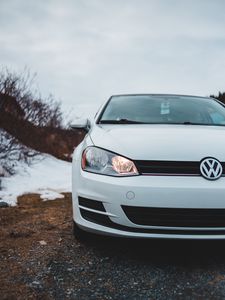 Превью обои volkswagen, машина, фары, белый