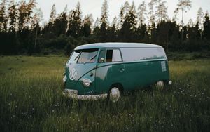 Превью обои volkswagen t1, volkswagen, машина, поле, трава