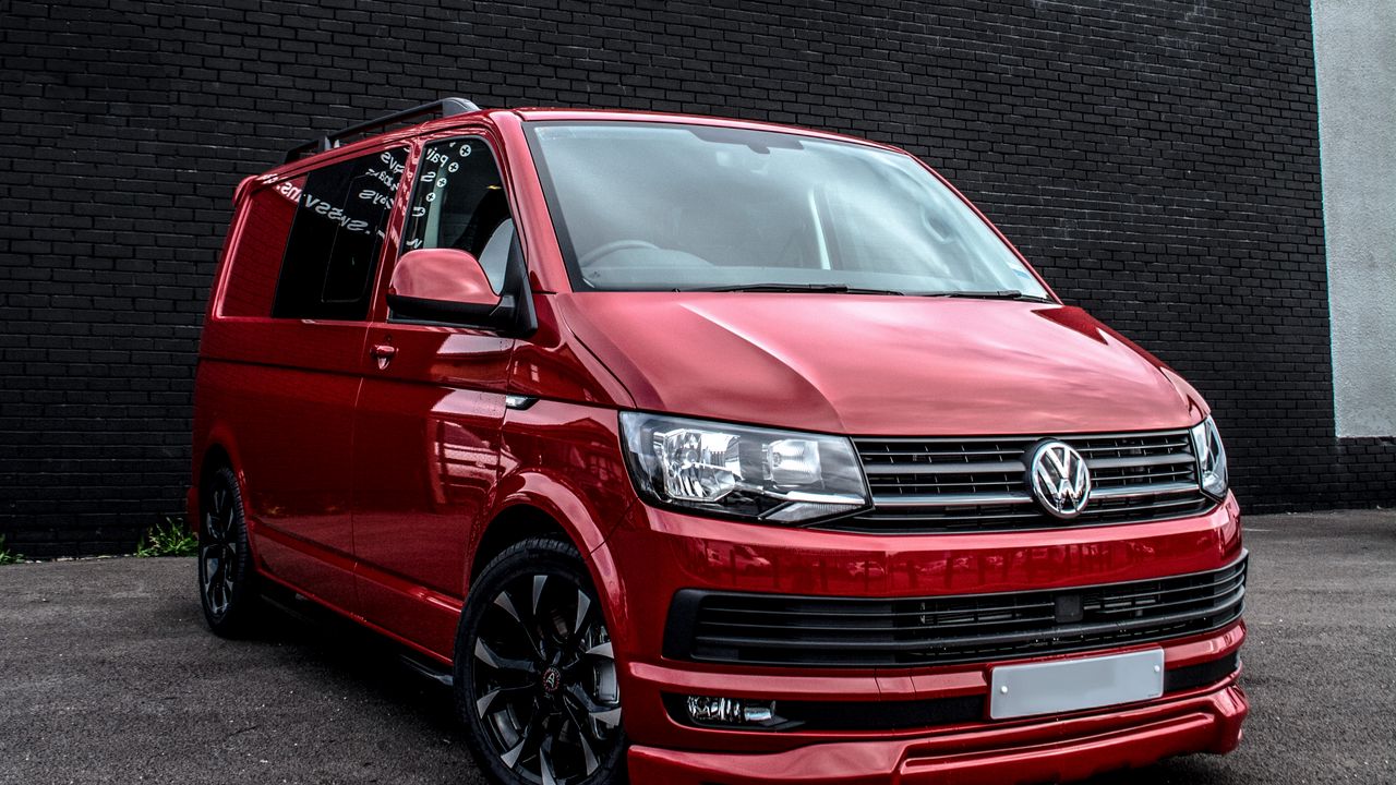 Обои volkswagen transporter, минивэн, красный, вид сбоку