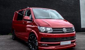 Превью обои volkswagen transporter, минивэн, красный, вид сбоку