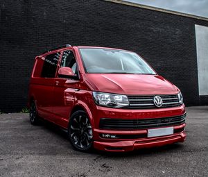 Превью обои volkswagen transporter, минивэн, красный, вид сбоку