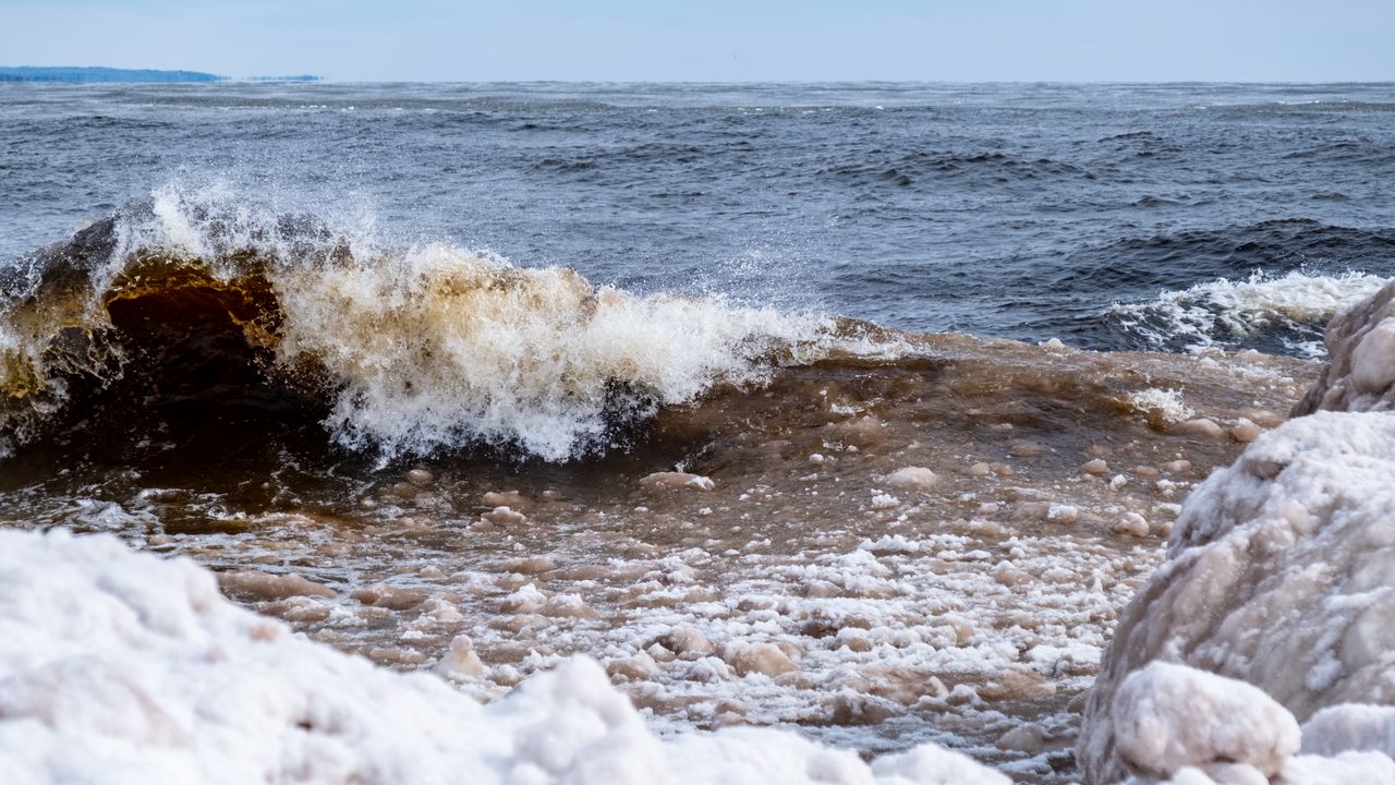 Обои волна, брызги, море, снег, лед