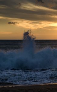 Превью обои волна, море, всплеск, брызги, закат