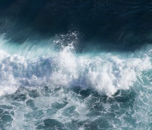 Превью обои волны, брызги, вода, море, прибой