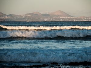 Превью обои волны, море, горы, пейзаж