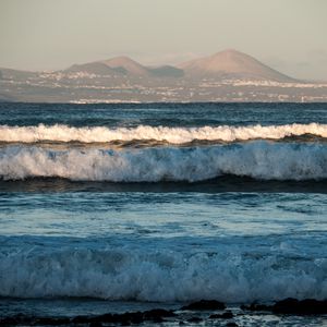 Превью обои волны, море, горы, пейзаж